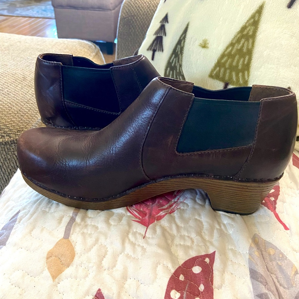 Dansko shoes size 42 gently worn